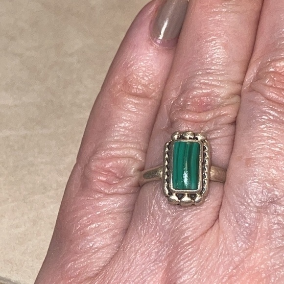 Vintage Jewelry - Malachite Ornate Sterling Silver Healing Properties Ring Size 6